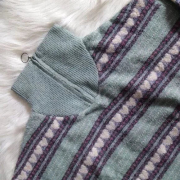 NWT Nordstrom BP Cropped Sweater Size Small Green White Heart Printed Mock Neck - Picture 4 of 5
